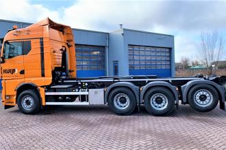 Bevako liefert einen MAN-Lkw mit VDL-Hakenliftsystem an Kuijf