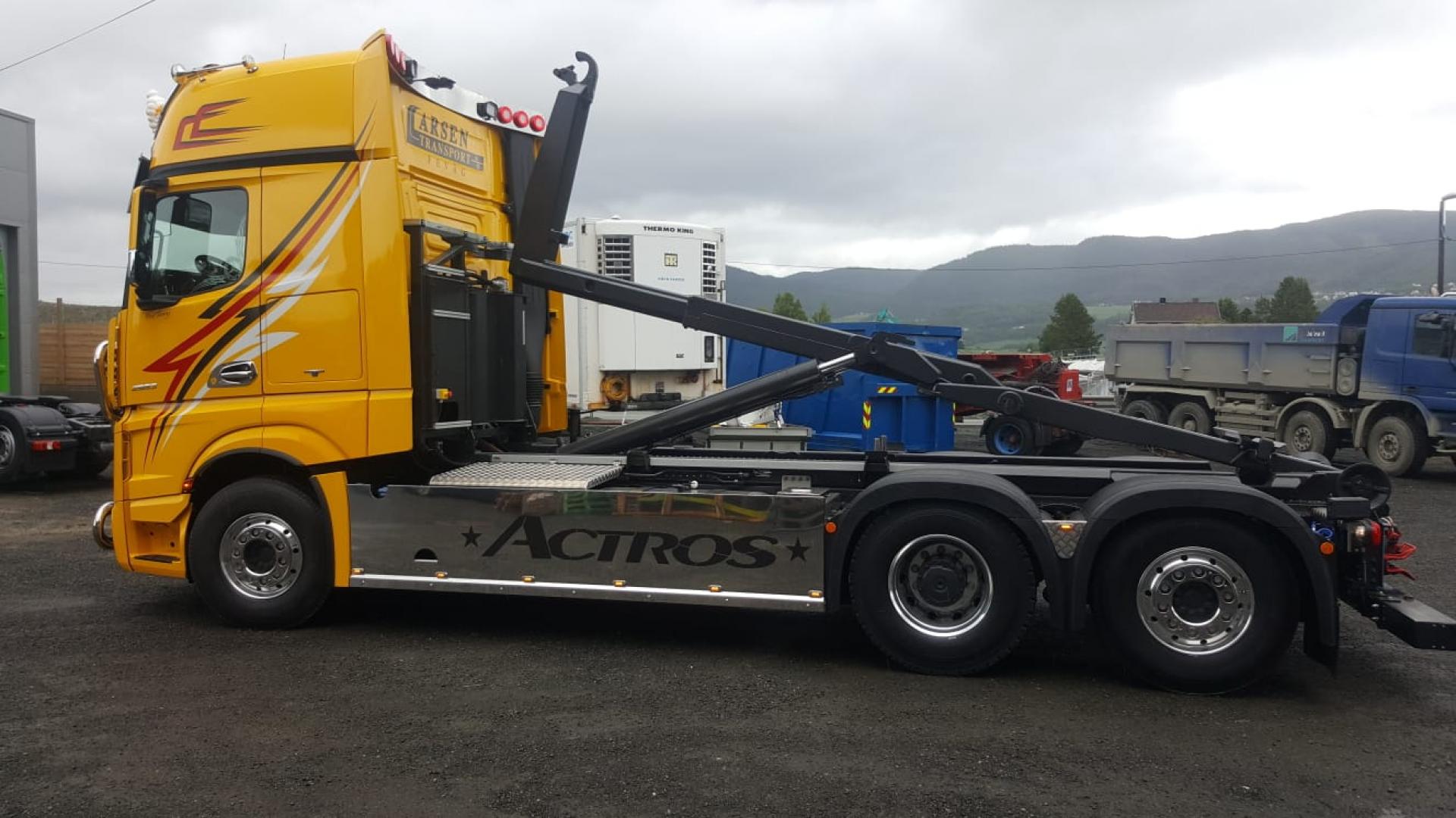 Mercedes truck met VDL opbouw geleverd in Noorwegen