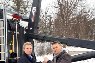 Hooklift with CanPlus control Truckcenter Sweden