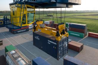 Container Terminal Twente mit elektrischen VDL-Spreadern