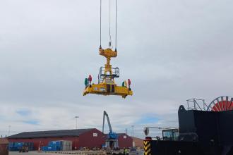 Twin-lift spreader voor Skellefteå Hamn door Port-Trade