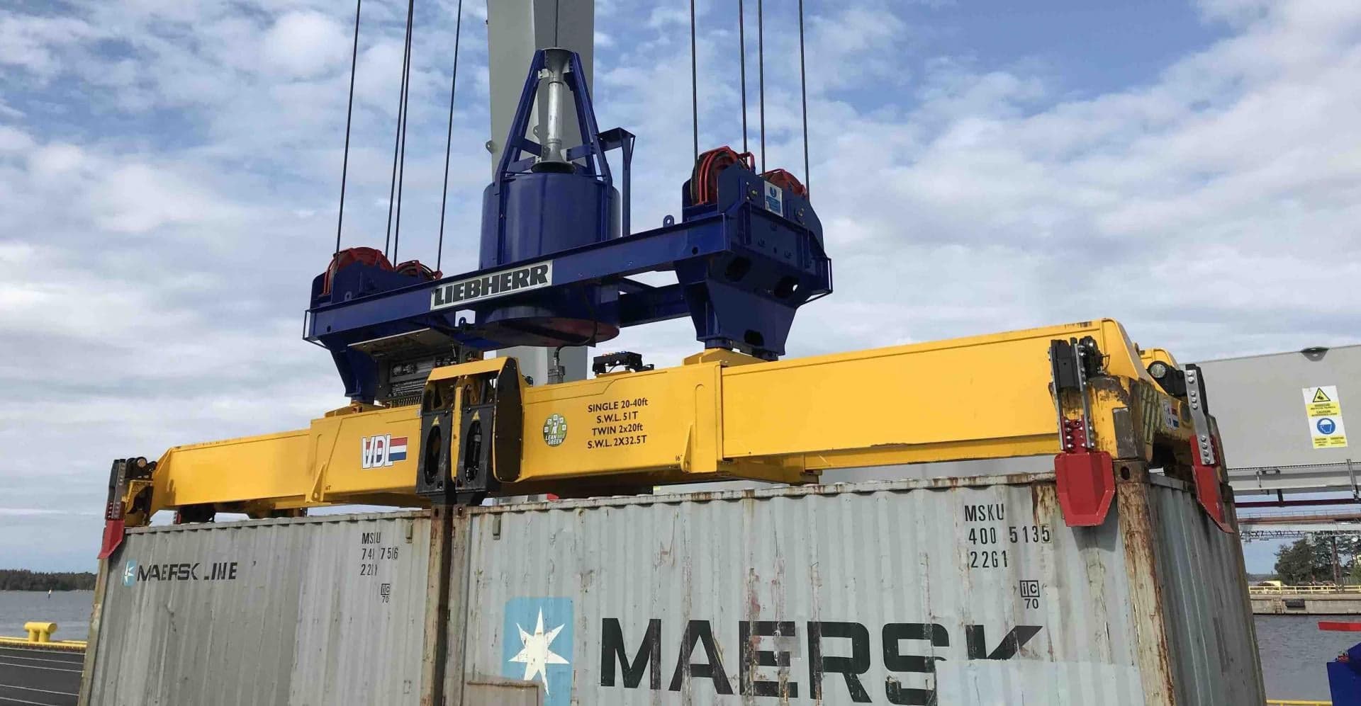 SHIP-TO-SHORE SPREADERS